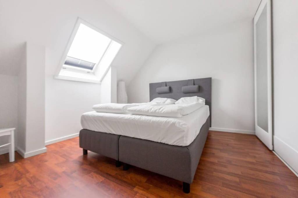 Penthouse By Brosundet, Free Parking Space Ålesund Esterno foto