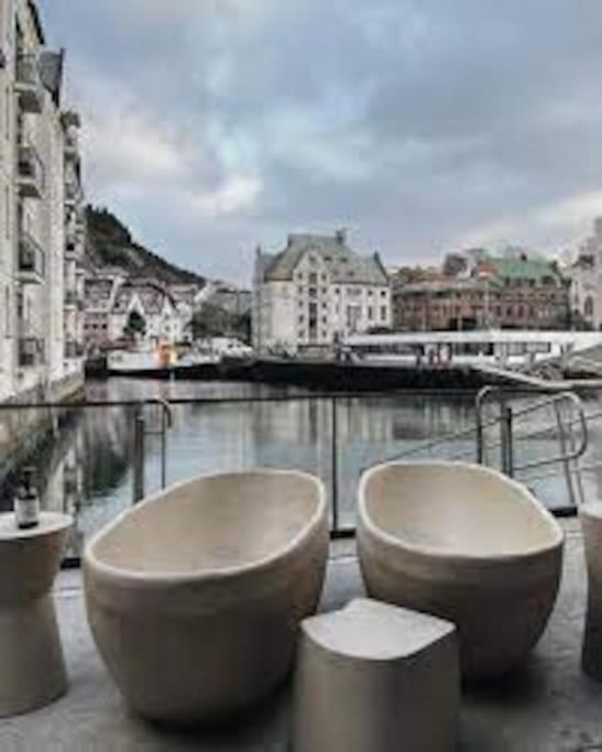 Penthouse By Brosundet, Free Parking Space Ålesund Esterno foto