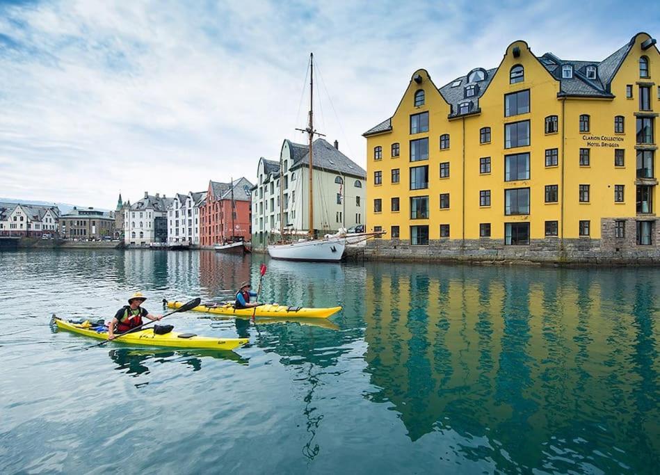 Penthouse By Brosundet, Free Parking Space Ålesund Esterno foto